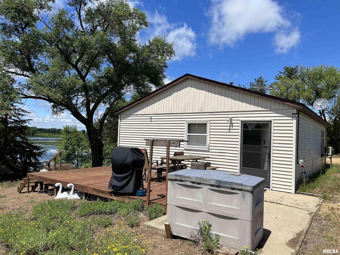 23662 Riverfront Dr., Fulton, IL 61252