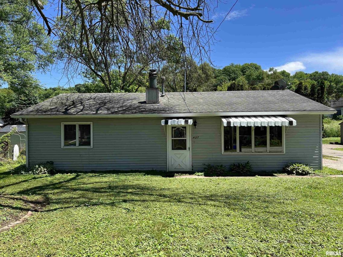 427 3rd Ave. #A, Hampton, IL 61256
