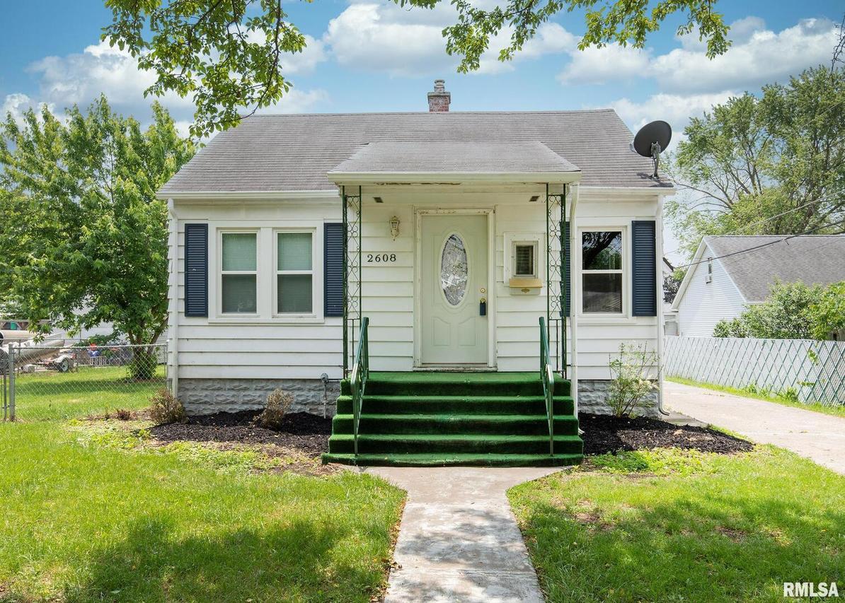 2608 38th Ave., Moline, IL 61265