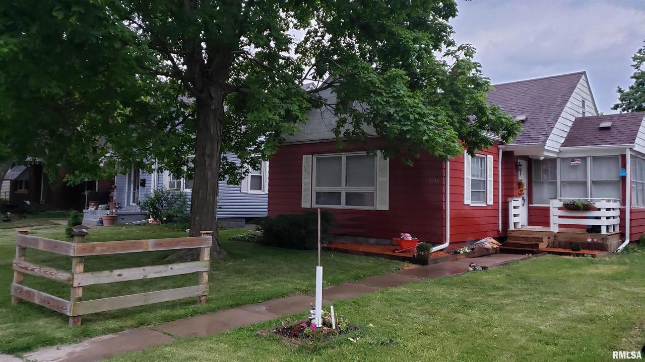 2516 7th St., East Moline, IL 61244