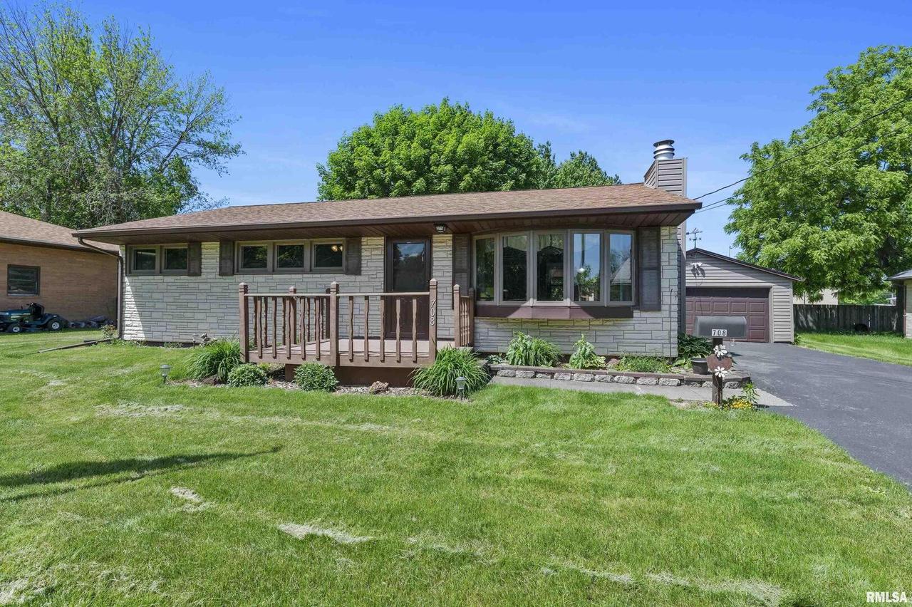 708 E 3rd St., Andalusia, IL 61232