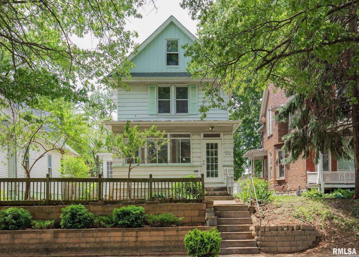1516 12th St., Rock Island, IL 61201