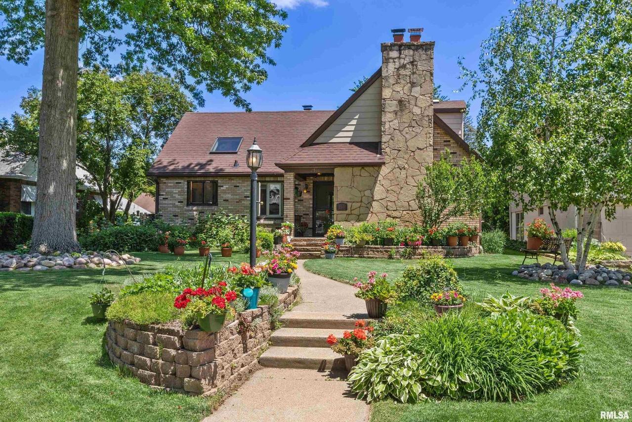 2518 28th St., Moline, IL 61265