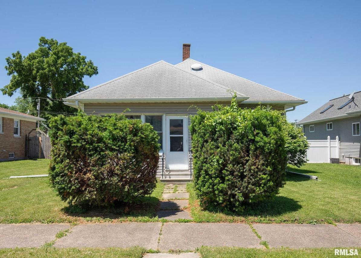 419 42nd St., Moline, IL