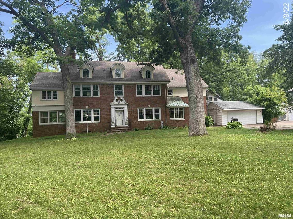 1607 20th St., Rock Island, IL 61201