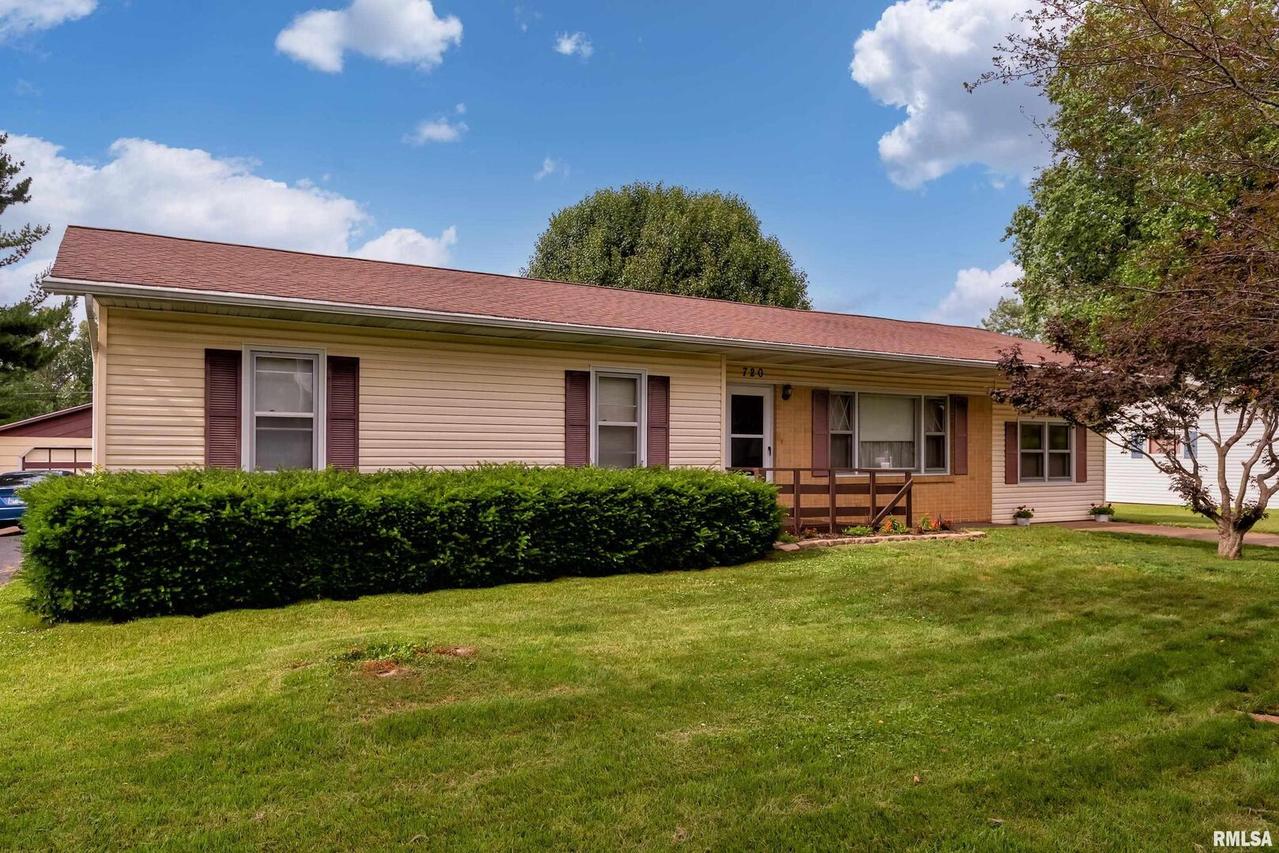 720 Woodland Ave., Herrin, IL 62948