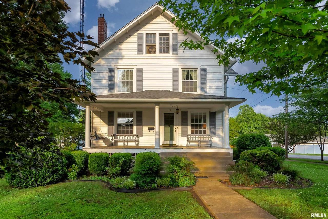 118 S 9th St., Herrin, IL 62948