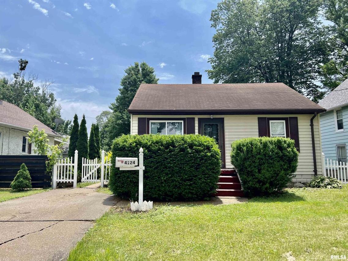 4124 10th Ave., Moline, IL 61265