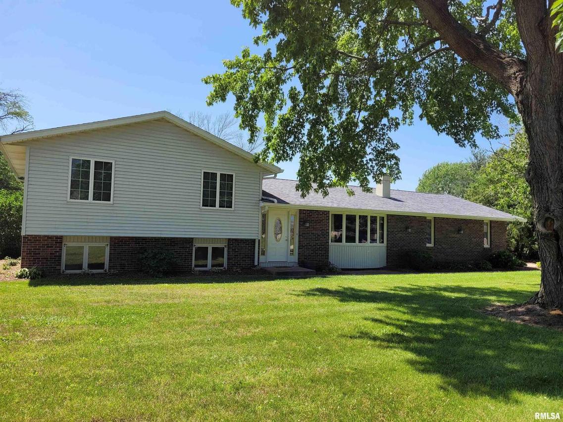 3 Woodcrest Dr., Geneseo, IL