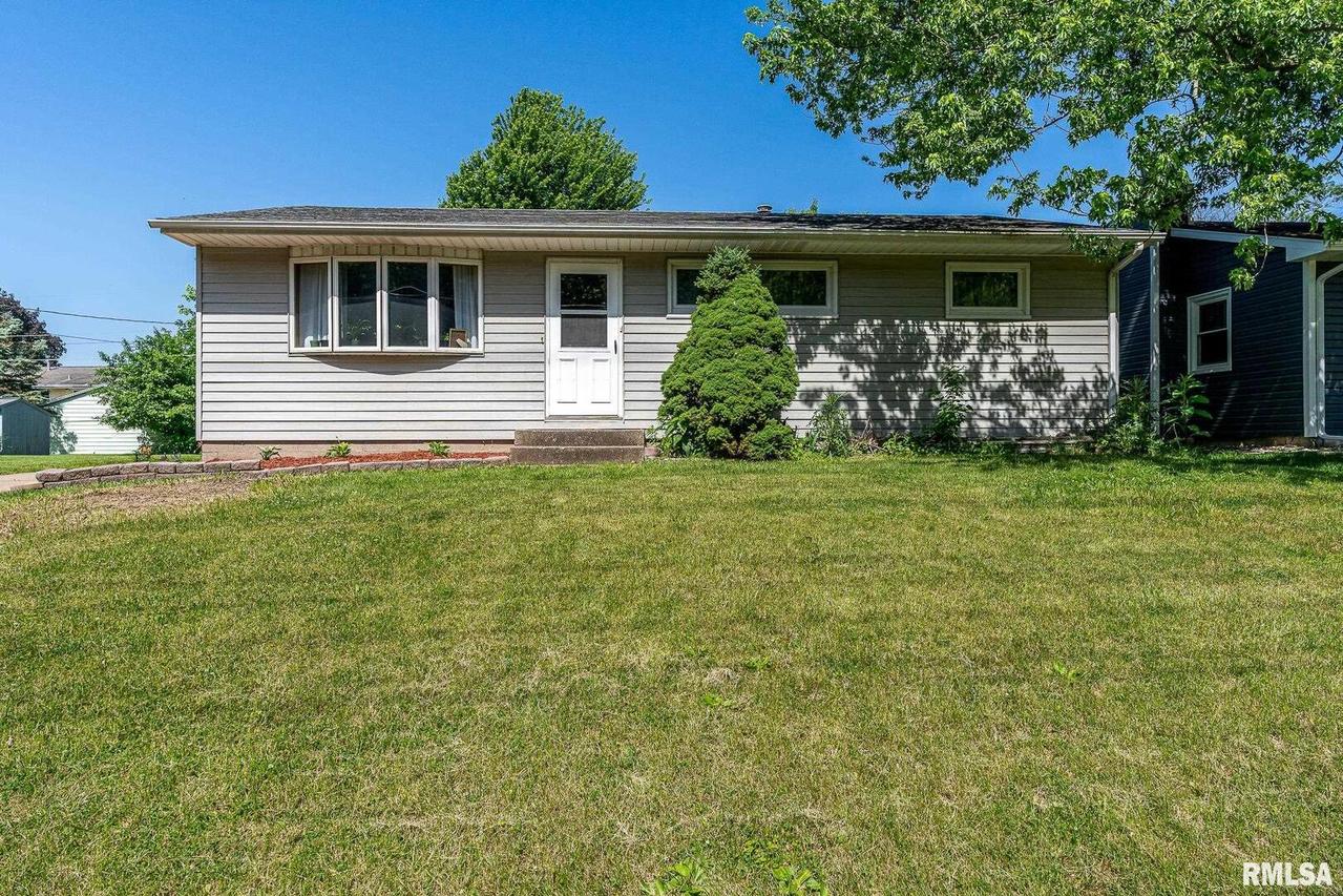 3609 38th St., Moline, IL 61265