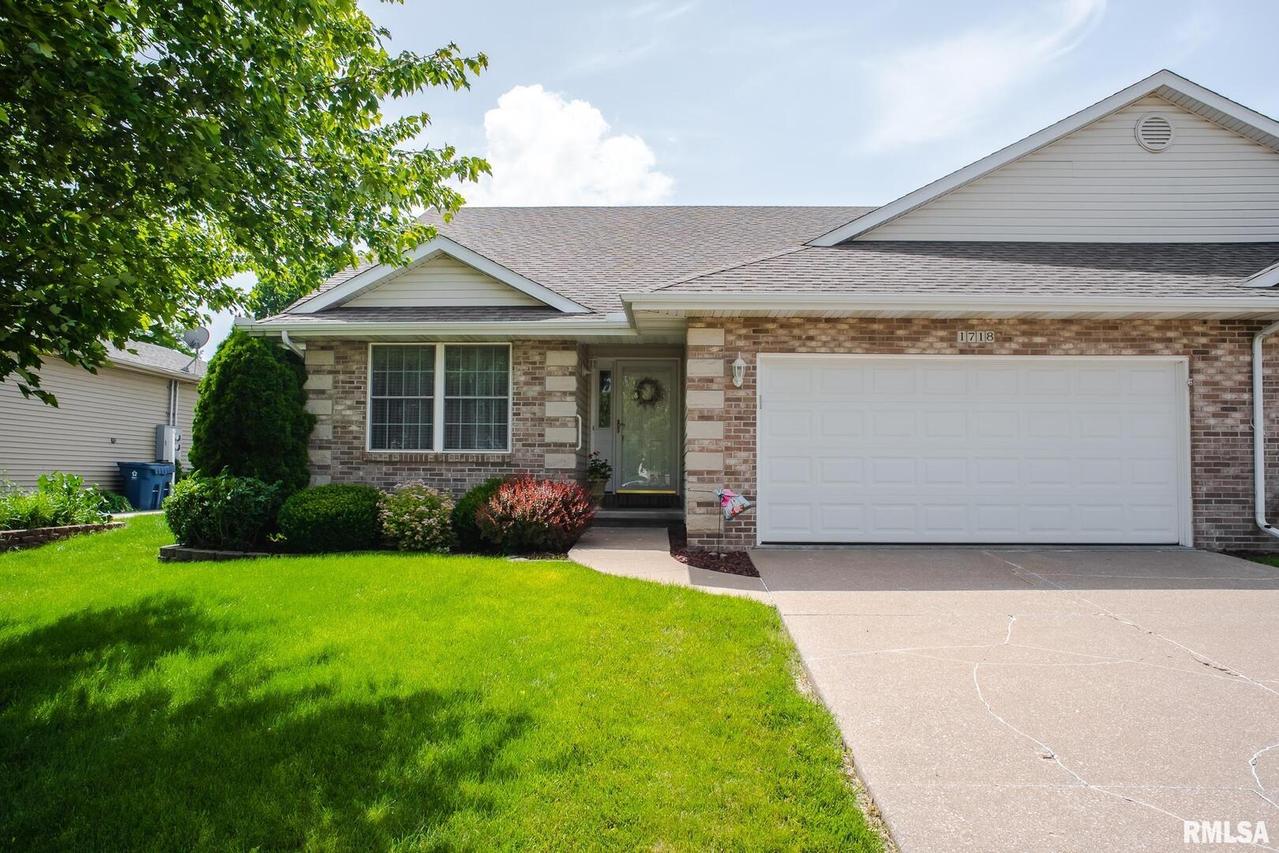 1718 E 6th St., Coal Valley, IL 61240