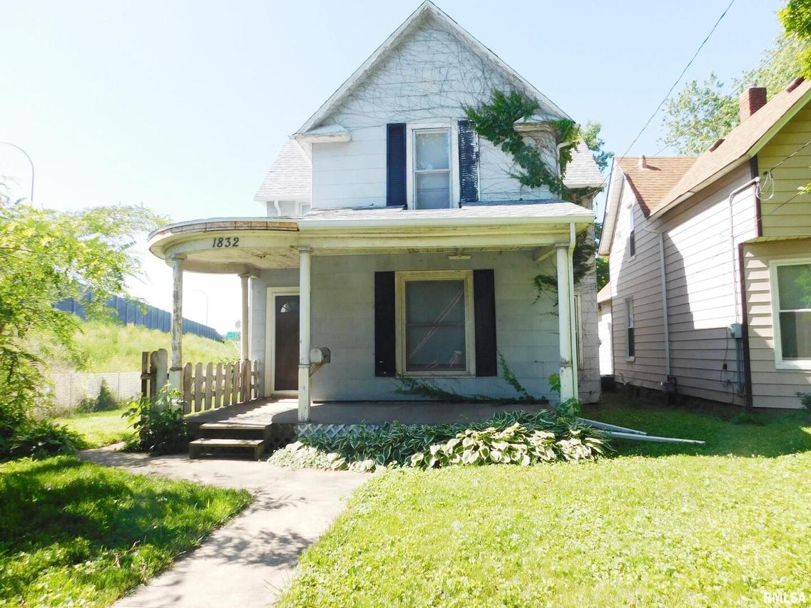 1832 12th Ave., Moline, IL 61265