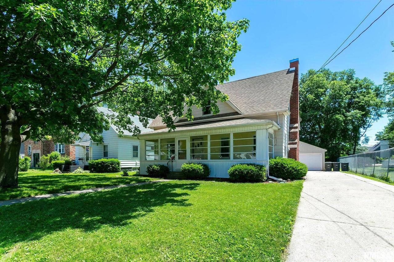 1528 21st Ave., Rock Island, IL 61201