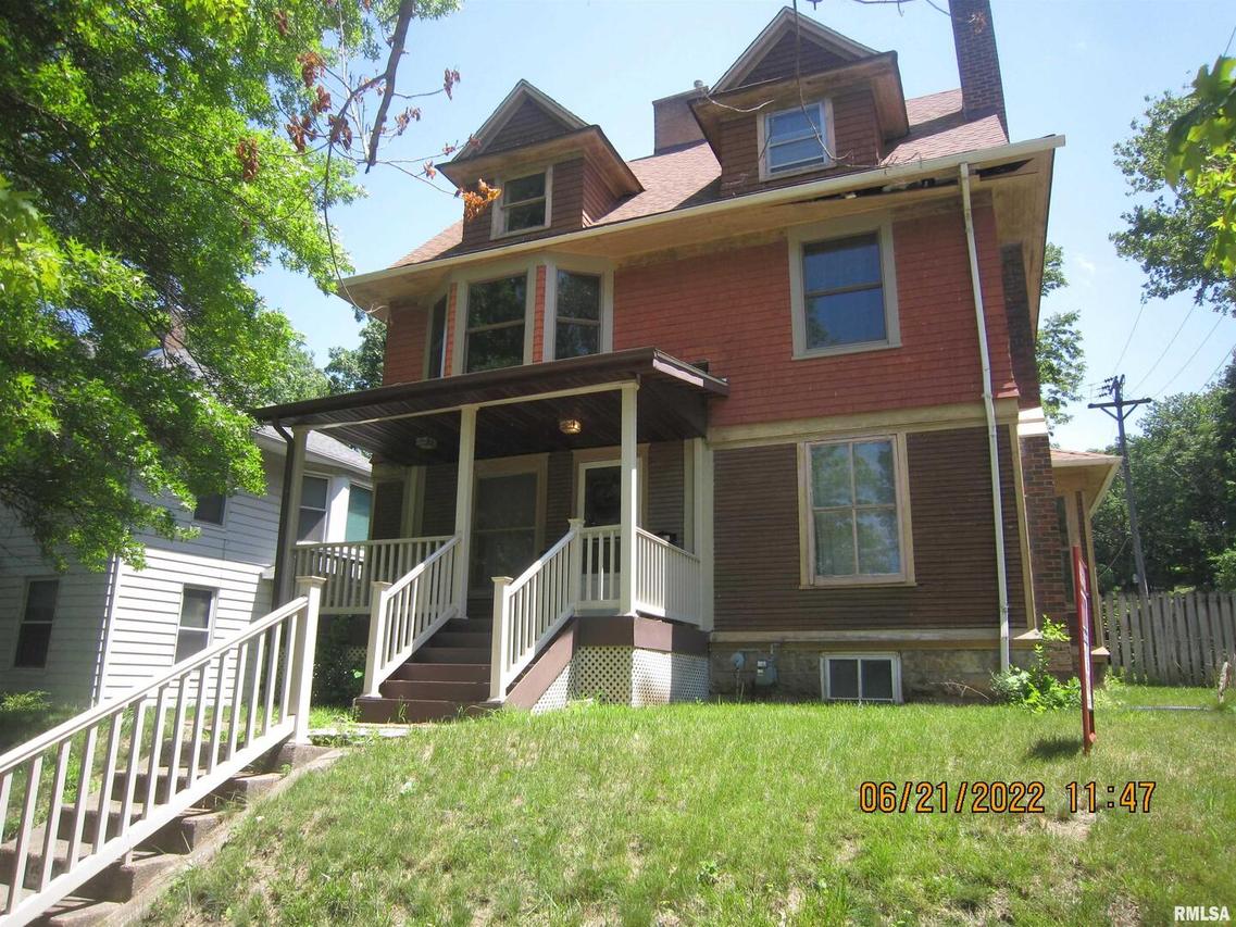 1045 22nd St., Rock Island, IL 61201