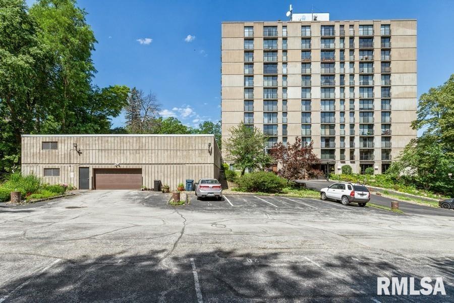 1800 7th St. #11D, East Moline, IL 61244