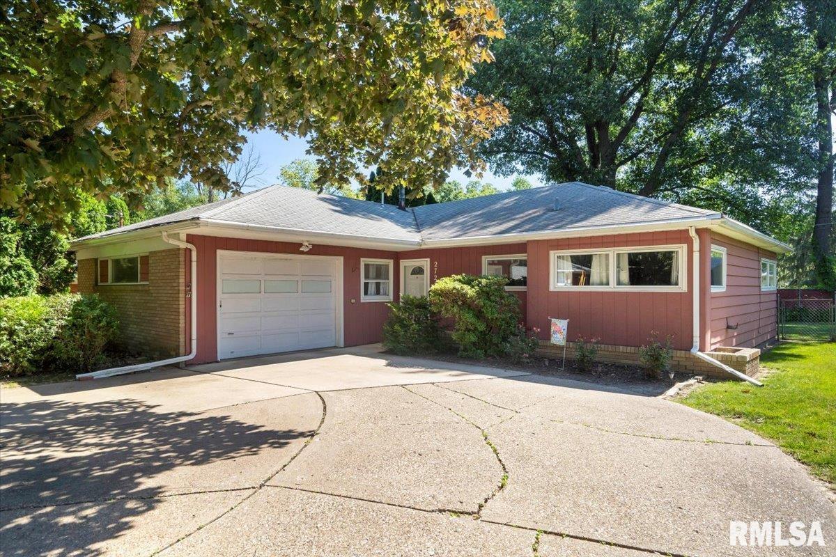 2725 27th St., Rock Island, IL 61201