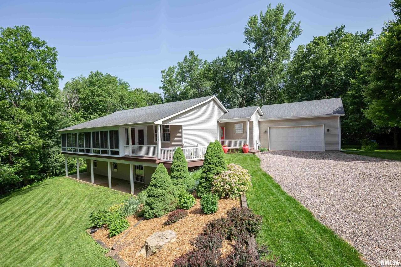 1001 6th Avenue Ct., Port Byron, IL 61275