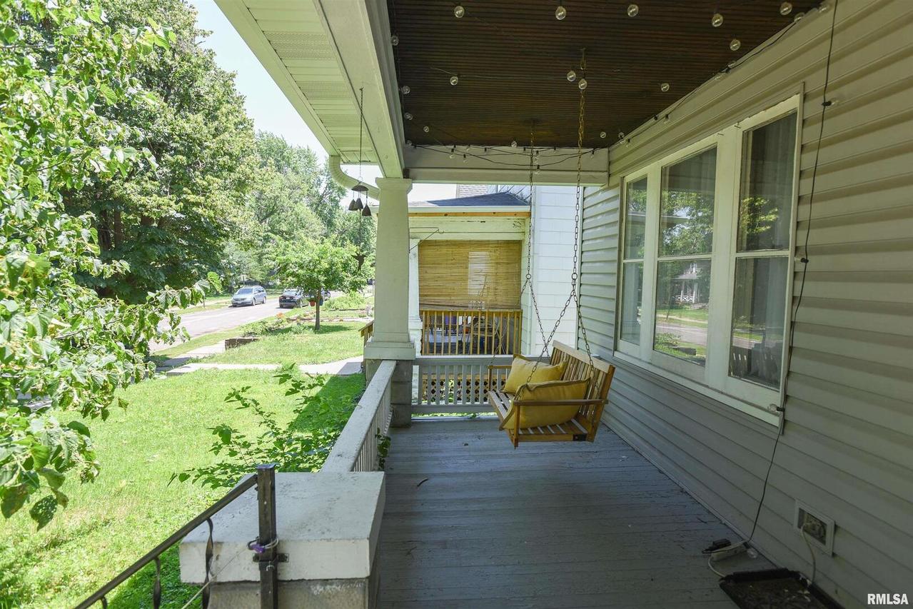 4414 9th Ave., Rock Island, IL 61201