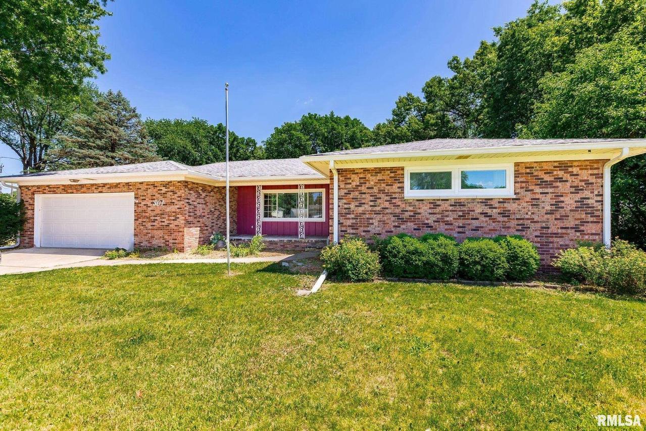 501 9th Avenue Ct., Hampton, IL 61256