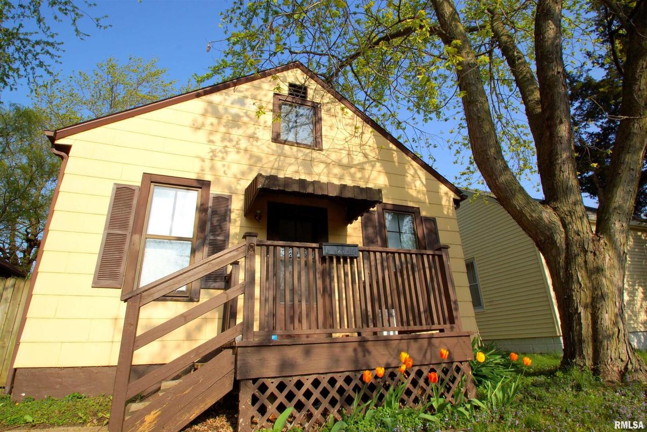 1404 32nd St., Rock Island, IL 61201