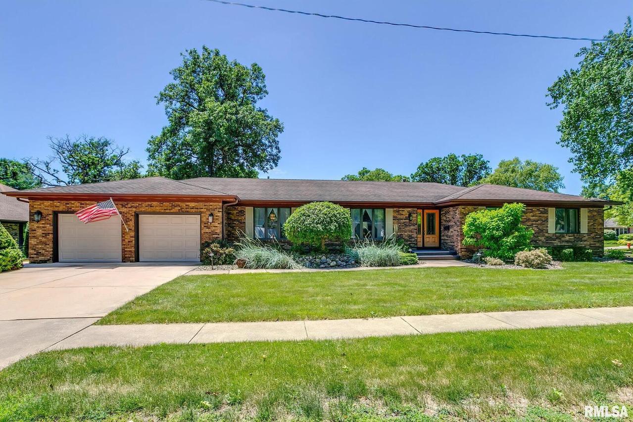 4902 35th Ave., Moline, IL 61265