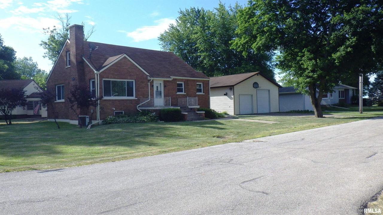 250 E 6th St., Woodhull, IL 61490