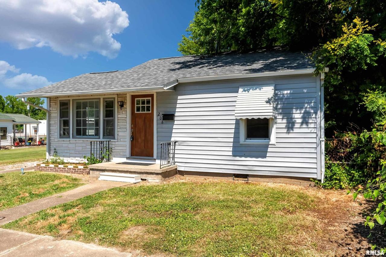 208 N 8th St., Herrin, IL 62948