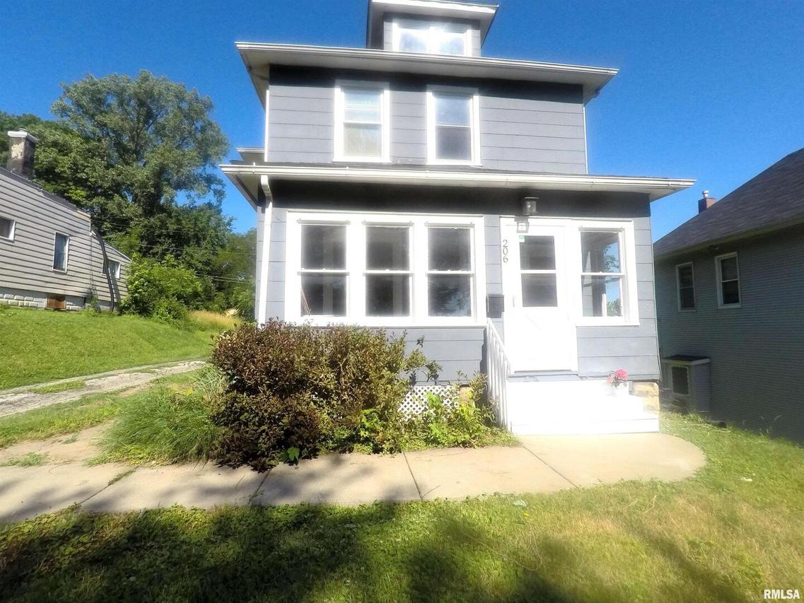 206 15th St., Silvis, IL 61282