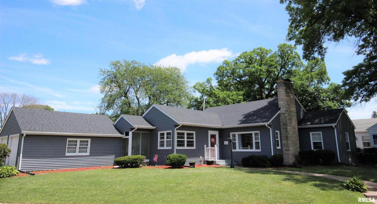 2103 28th St., Rock Island, IL 61201