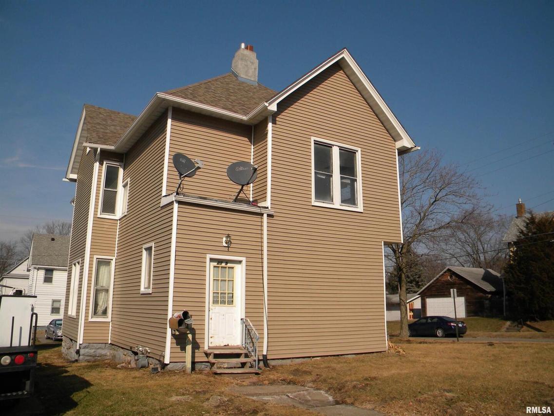 2739 7th Ave., Rock Island, IL 61201