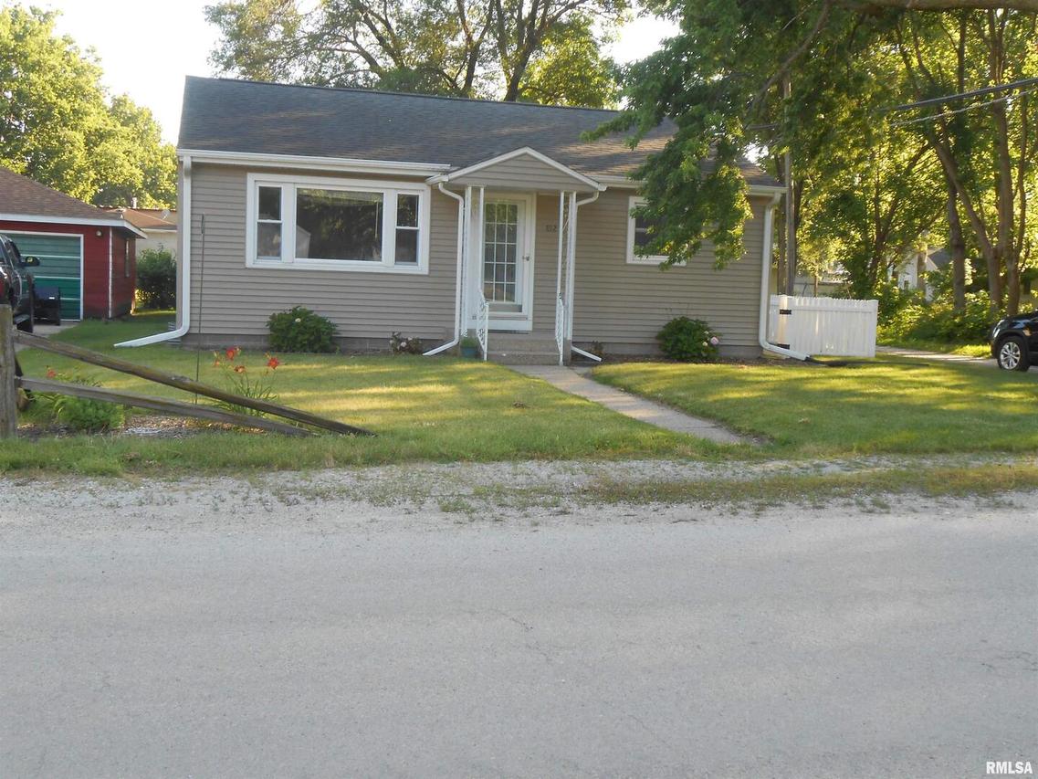 812 10th Ave., Erie, IL 61250