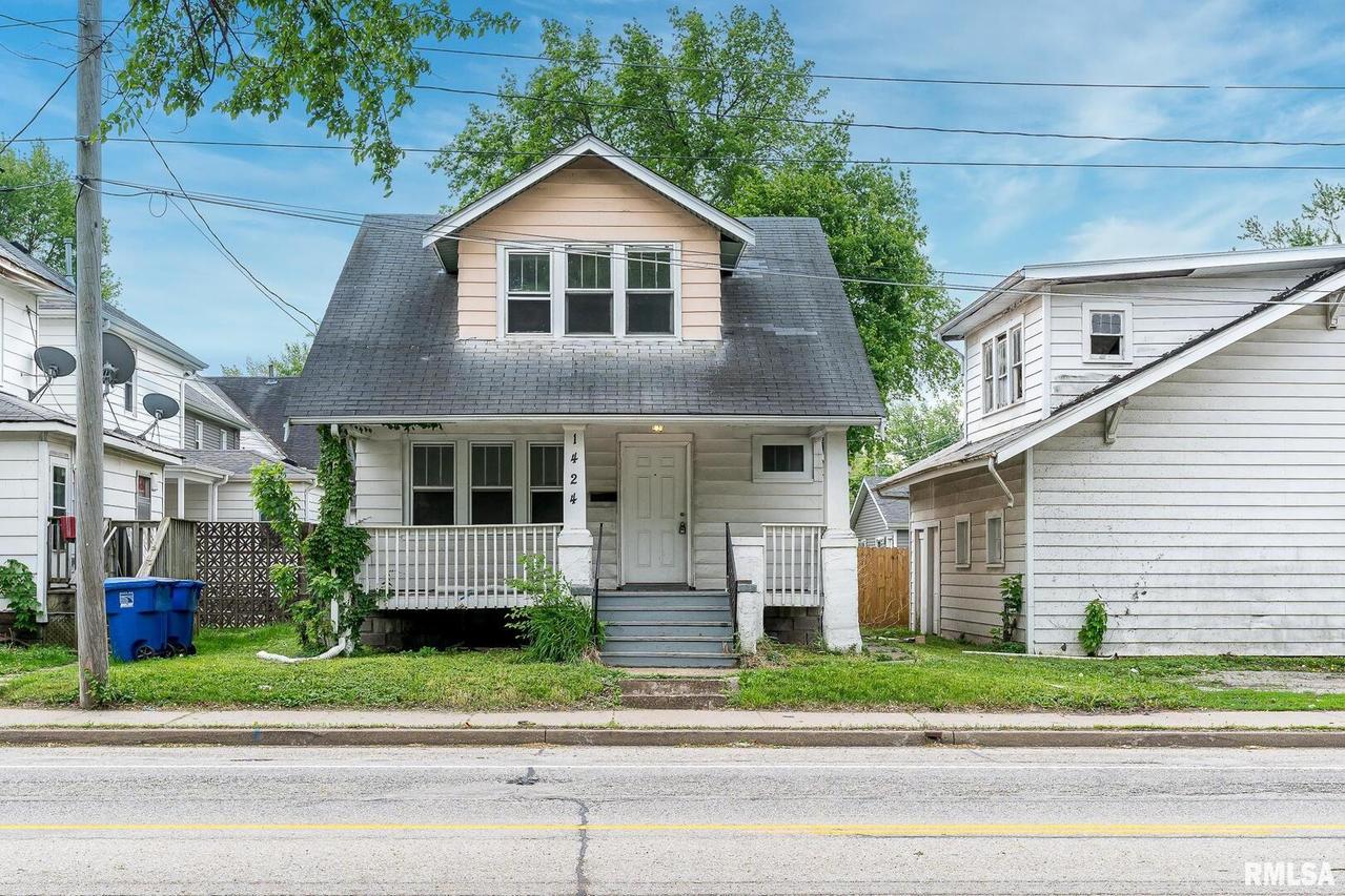 1424 19th Ave., Moline, IL 61265