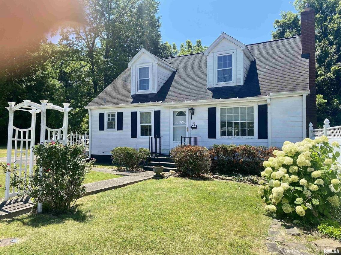 809 W High St., Carbondale, IL 62901