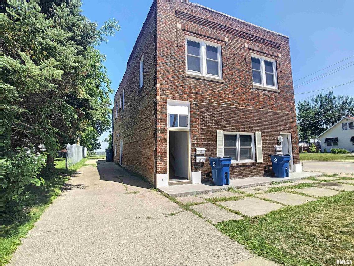 645 21st Ave., East Moline, IL 61244