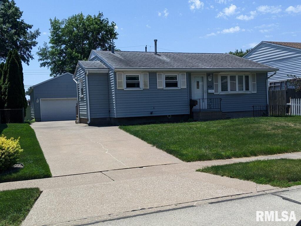 4918 44th Ave., Moline, IL 61265