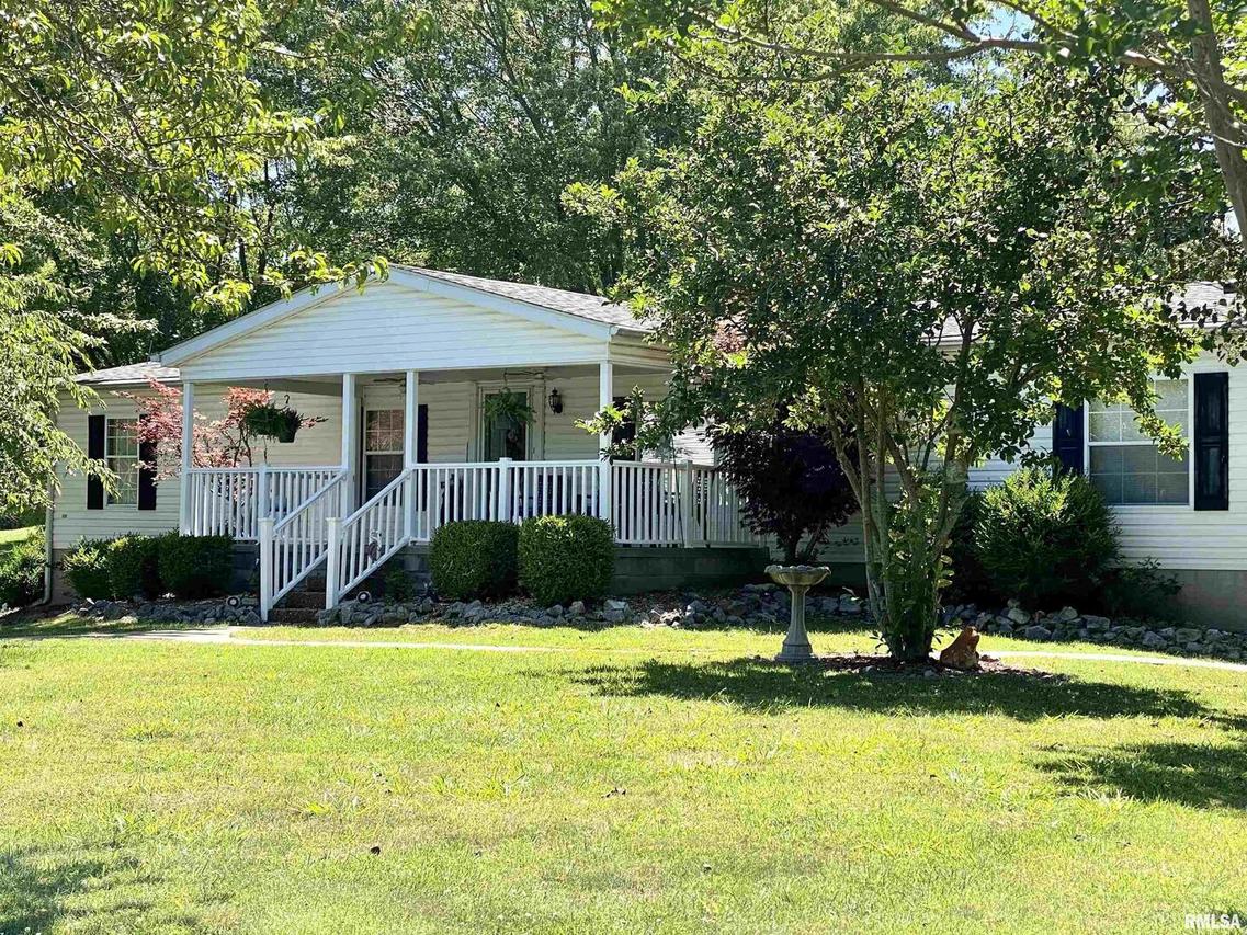 104 Spring Cove Dr., Goreville, IL 62939