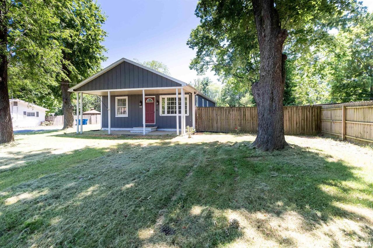 1102 Lickliter St., Benton, IL 62812