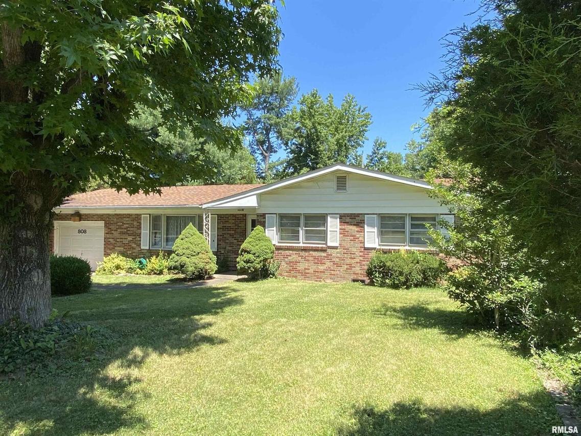 808 Hilldale Ave., Herrin, IL 62959