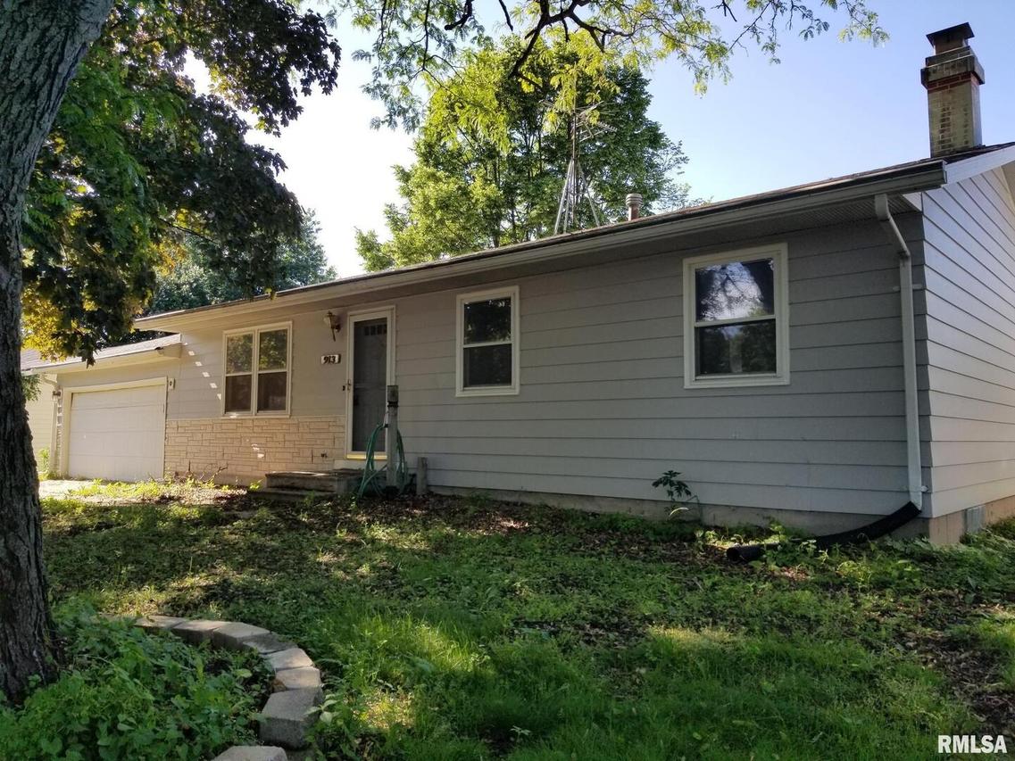 913 5th St. #A, Hampton, IL 61256