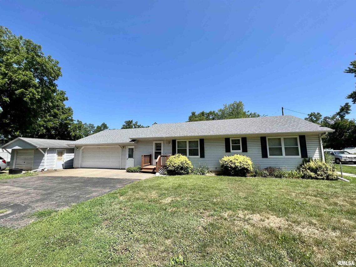 907 Madison St., Keithsburg, IL 61442