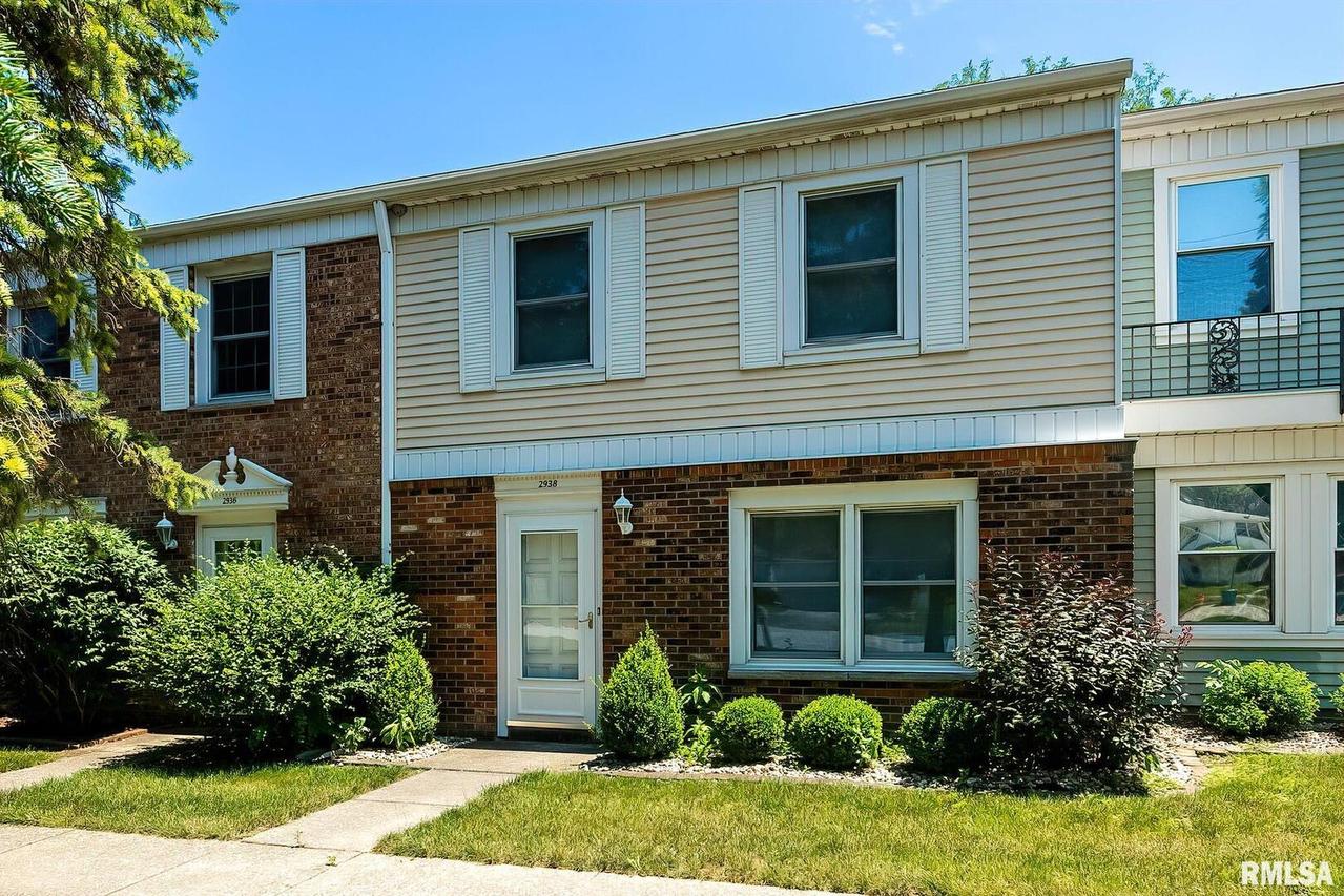 2938 Archer Dr. #14, East Moline, IL 61244