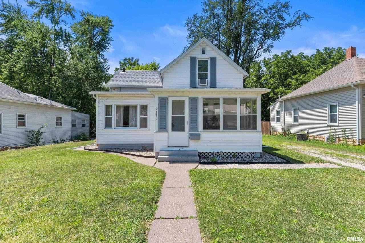 2135 8th St., East Moline, IL 61244