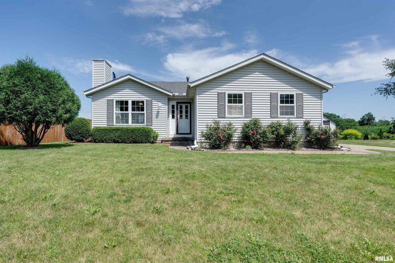 305 8th Ave., Hampton, IL 61256