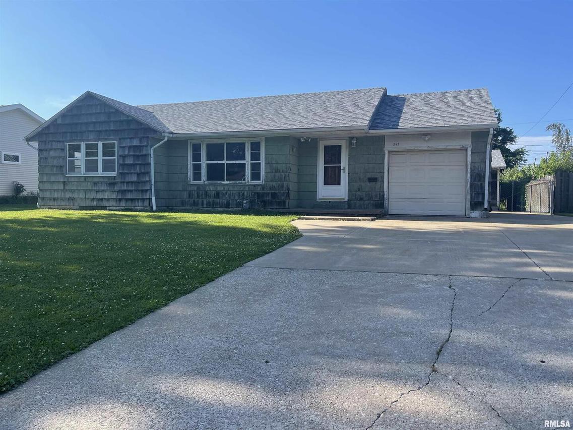 545 Oaklawn Ave., East Moline, IL 61244