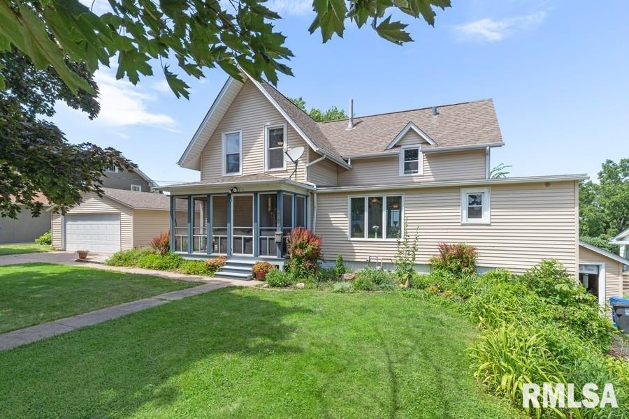 2823 8th Ave., Moline, IL 61265