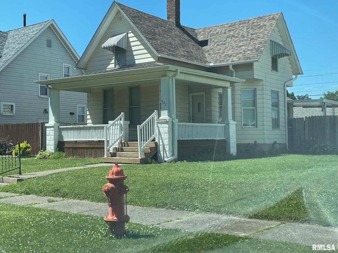 527 20th Ave., Moline, IL 61265