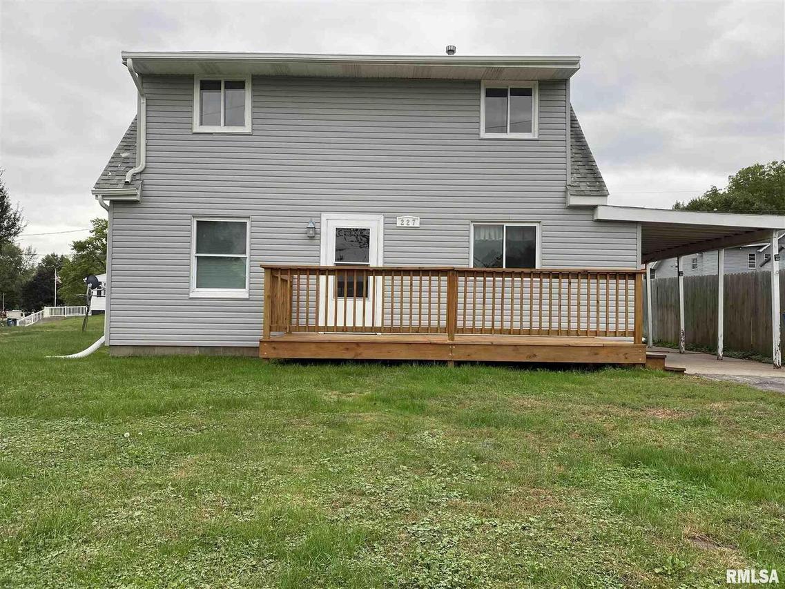 227 Mansur St., Carbon Cliff, IL 61244