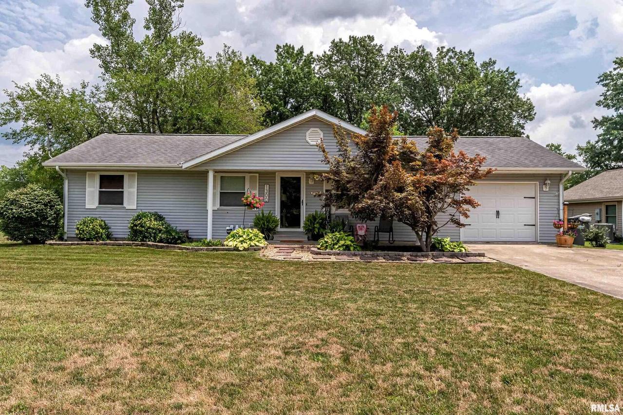 1300 Marilyn Dr., Carterville, IL 62918