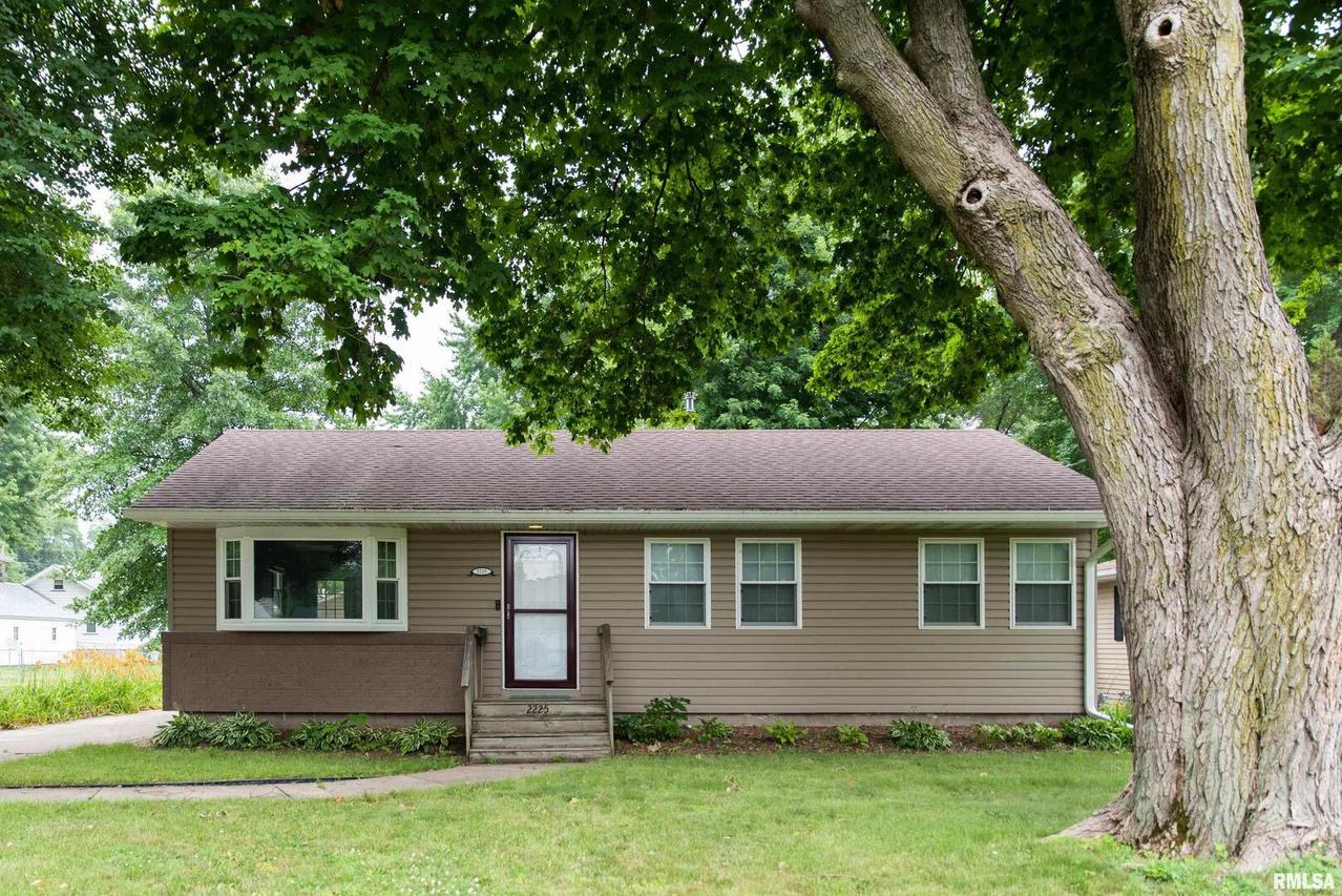 2225 31st St., Rock Island, IL 61201