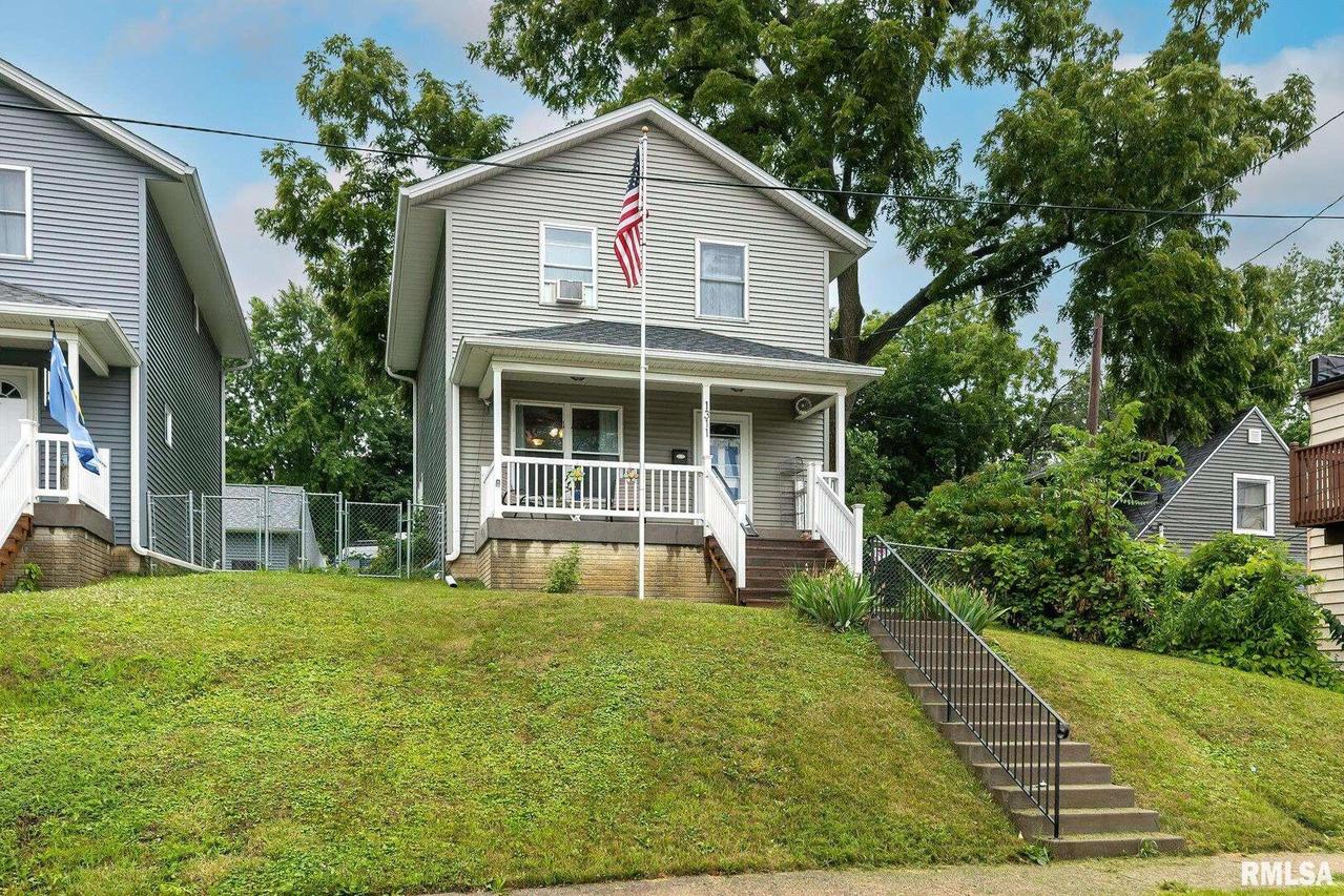 1311 17th St., Moline, IL 61265
